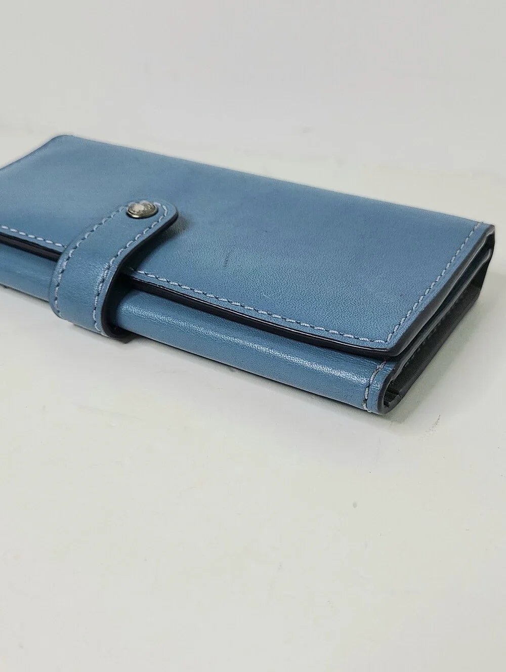 Coach 1941 Genuine Glove Tanned Leather Slim Trifold Wallet